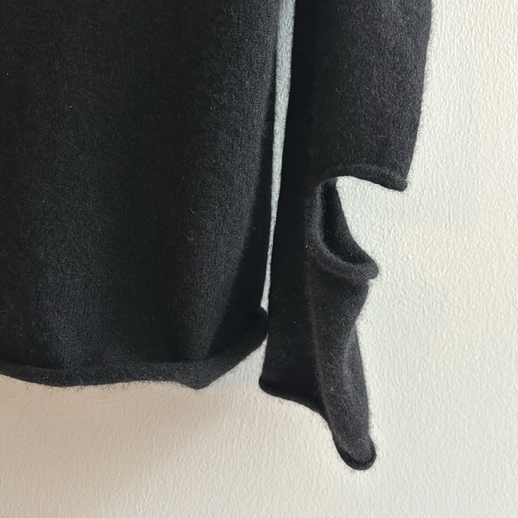 Skull Cashmere 100% cashmere black sweater with arm cutouts - Picture 8 of 10